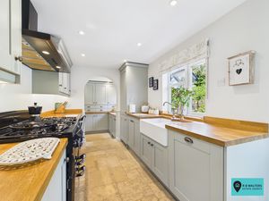 Kitchen- click for photo gallery